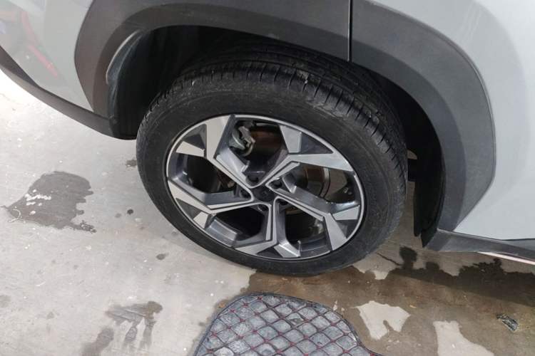 Used Geely Auto FX11 2023 1.5TD DCT Prestige Edition Right Rear Wheel Hub