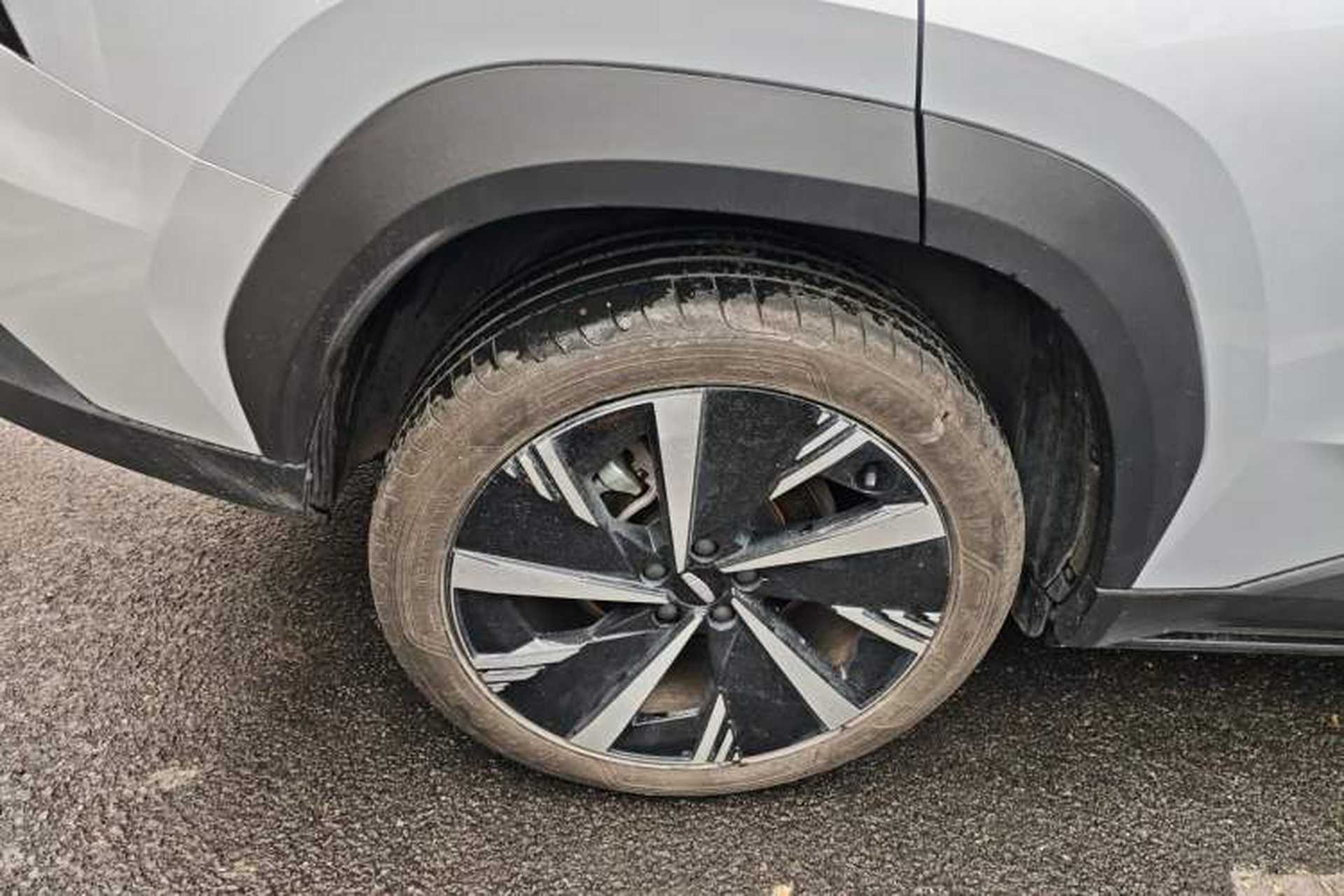 Used Geely Auto FX11 2023 2.0TD DCT Flagship Version Right Rear Wheel Hub