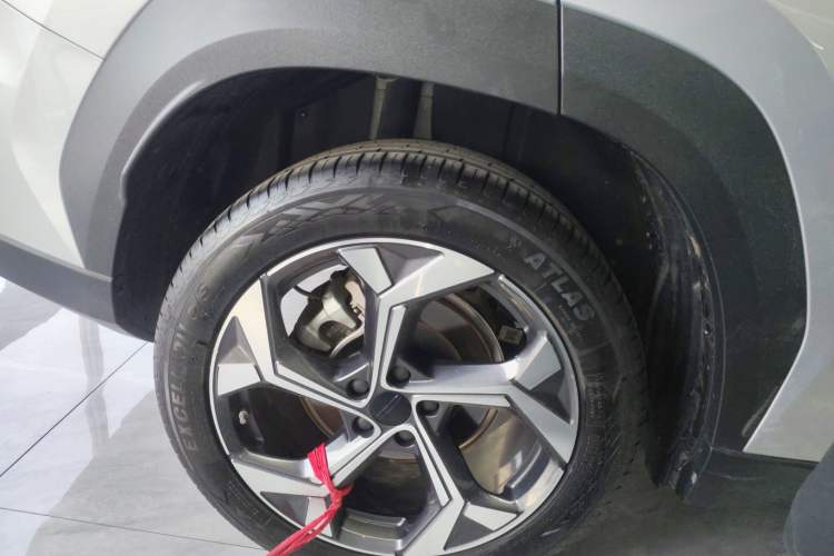 Used Geely Auto FX11 2023 1.5TD DCT Prestige Edition Right Rear Wheel Hub