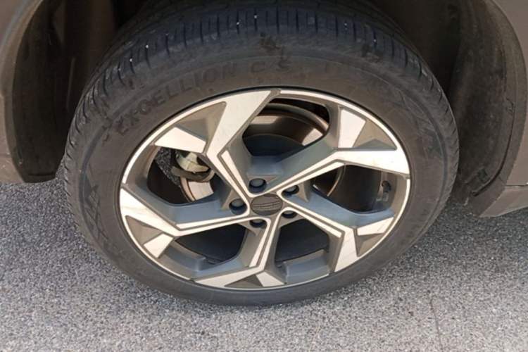 Used Geely Auto FX11 2023 1.5TD DCT Prestige Edition Right Rear Wheel Hub