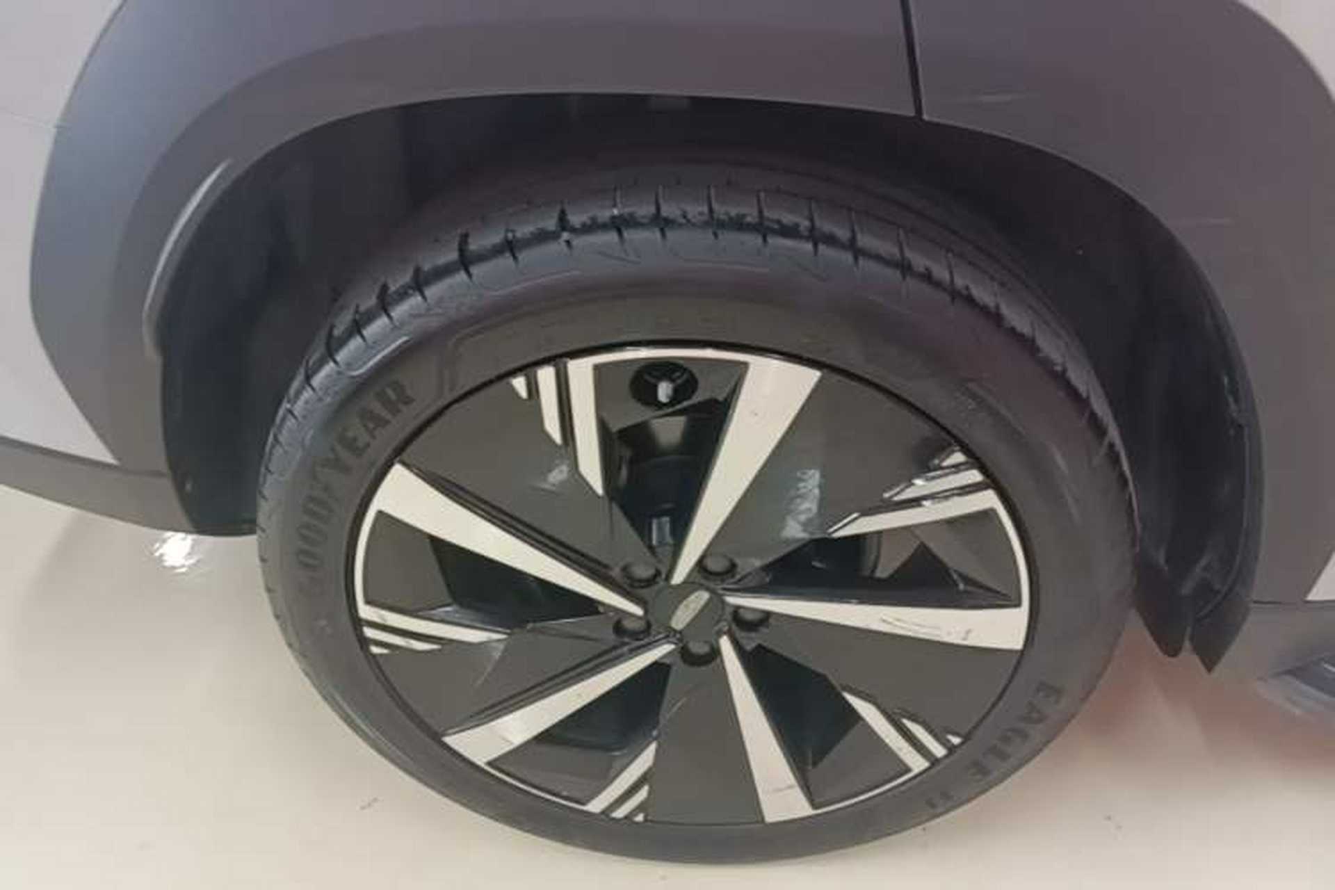 Used Geely Auto FX11 2023 2.0TD DCT Flagship Version Right Rear Wheel Hub