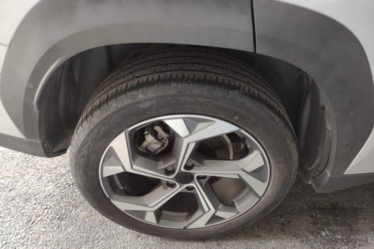 Used Geely Auto FX11 2023 1.5TD DCT Prestige Edition Right Rear Wheel Hub
