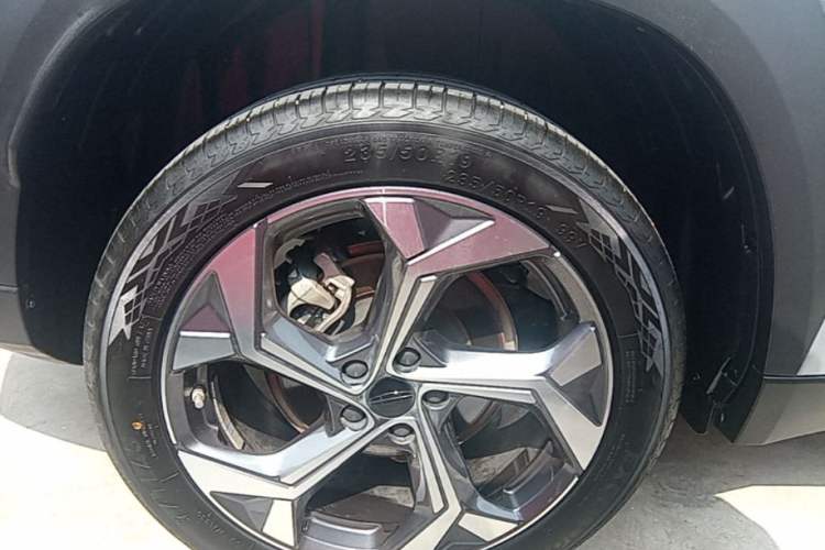 Used Geely Auto FX11 2023 1.5TD DCT Glory Edition Right Rear Wheel Hub