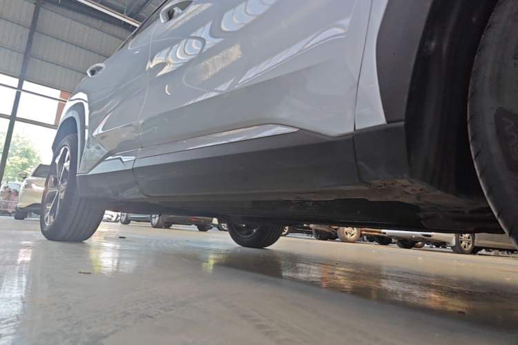 Used Geely Auto FX11 2023 2.0TD DCT Flagship Version Right Side Sill
