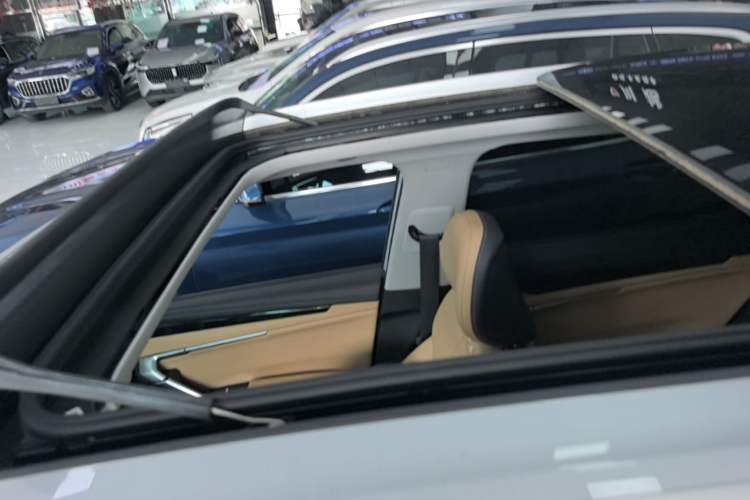 Used Geely Auto FX11 2023 1.5TD DCT Prestige Edition Roof