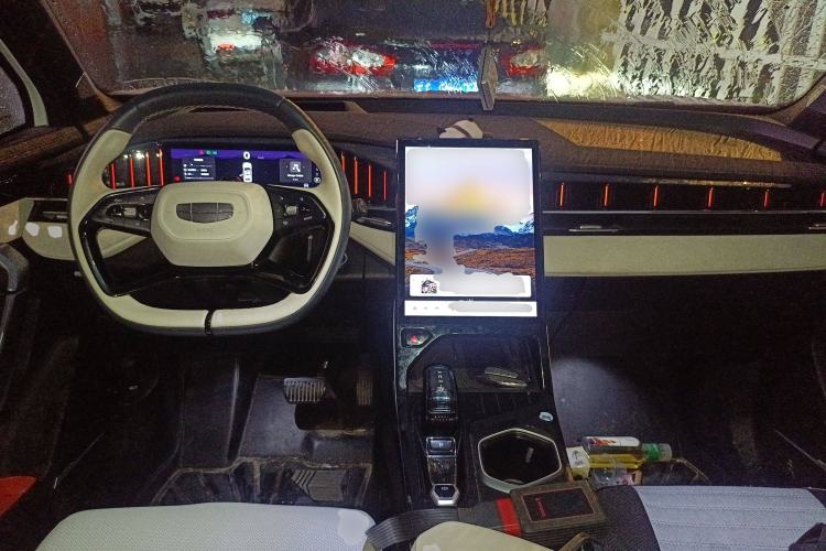 Used Geely Auto FX11 2023 1.5TD Leishen Hi·F Super Rui Center Console