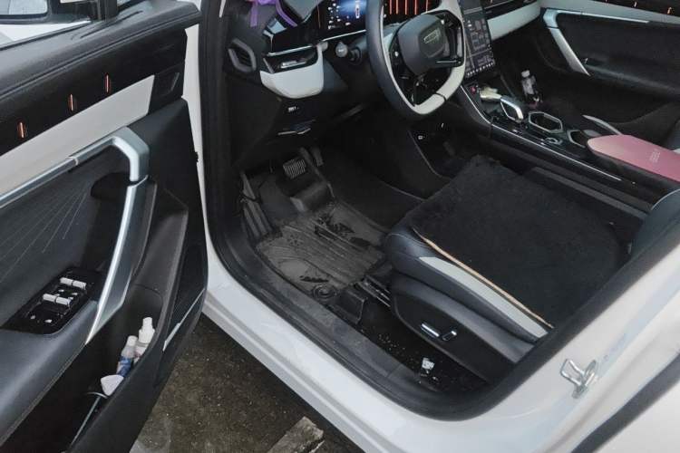 Used Geely Auto FX11 2023 1.5TD DCT Glory Edition Driver Seat