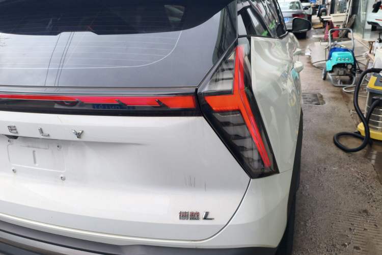 Used Geely Auto FX11 2023 1.5TD DCT Prestige Edition Exterior 3