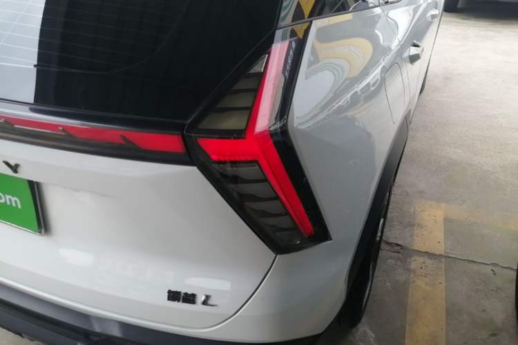Used Geely Auto FX11 2023 1.5TD DCT Glory Edition Exterior 3