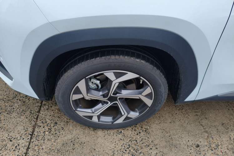 Used Geely Auto FX11 2023 1.5TD DCT Prestige Edition Exterior 4