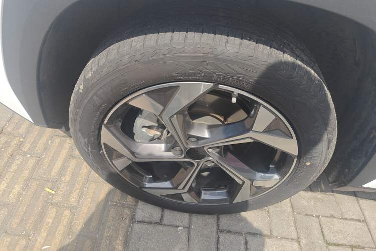 Used Geely Auto FX11 2023 1.5TD DCT Prestige Edition Exterior 4