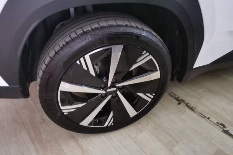 Used Geely Auto FX11 2023 2.0TD DCT Prestige Edition Exterior 5