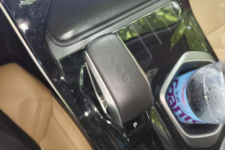 Used Geely Auto FX11 2023 2.0TD DCT Prestige Edition Gear Lever
