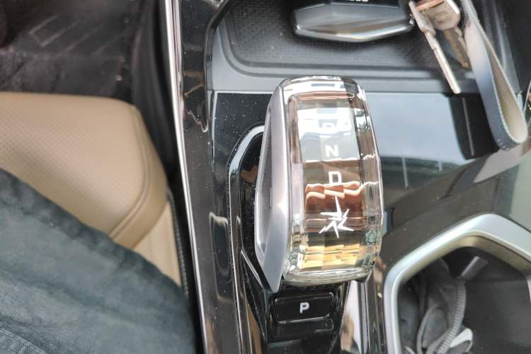 Used Geely Auto FX11 2023 2.0TD DCT Prestige Edition Gear Lever