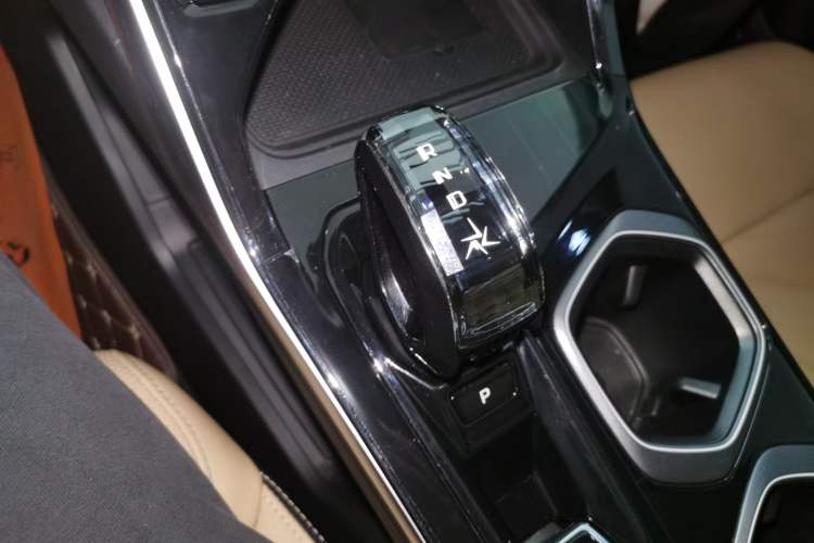 Used Geely Auto FX11 2023 2.0TD DCT Prestige Edition Gear Lever