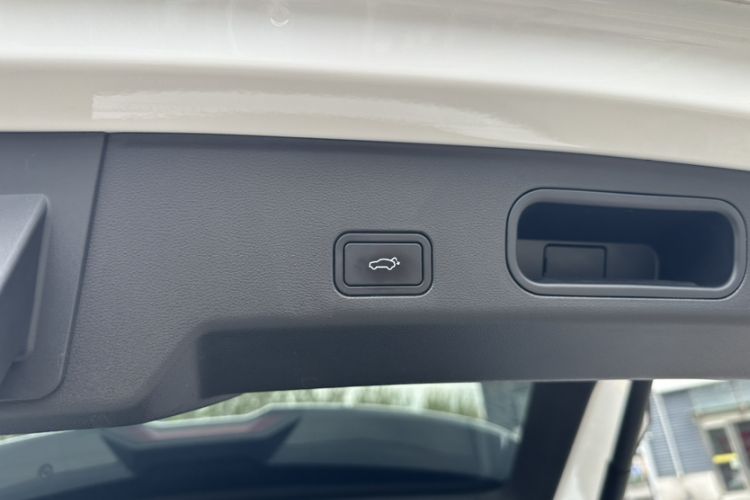 Used Geely Auto FX11 2023 1.5TD DCT Prestige Edition Interior 15