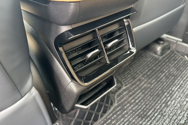 Used Geely Auto FX11 2023 1.5TD DCT Prestige Edition Interior 4