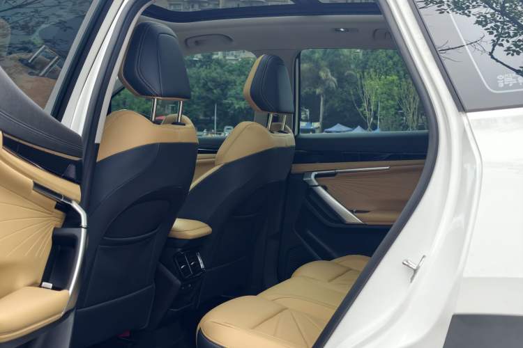 Used Geely Auto FX11 2023 1.5TD DCT Prestige Edition Interior 4