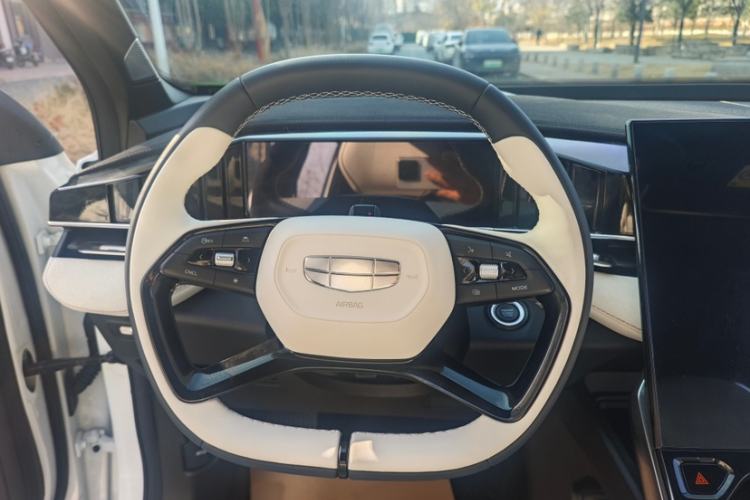 Used Geely Auto FX11 2023 1.5TD Leishen Hi·F Super Rui Interior 5