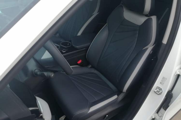 Used Geely Auto FX11 2023 1.5TD DCT Glory Edition Left Front Seat