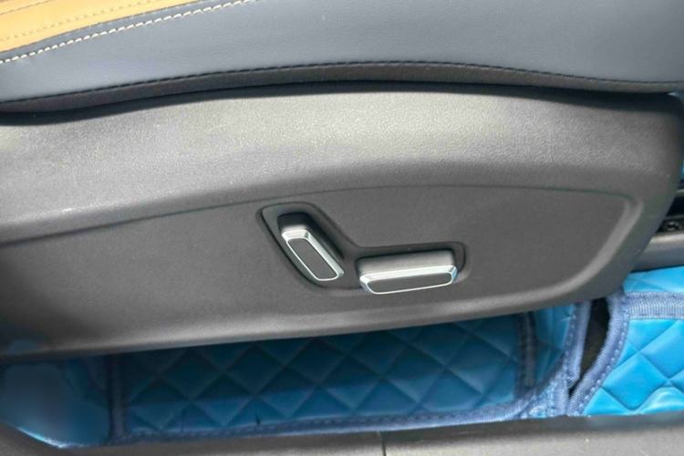 Used Geely Auto FX11 2023 2.0TD DCT Flagship Version Left Front Seat