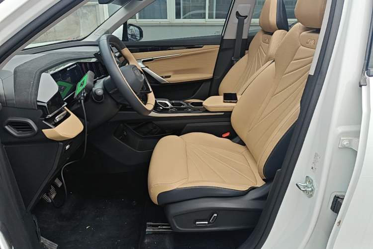 Used Geely Auto FX11 2023 1.5TD DCT Prestige Edition Left Front Seat