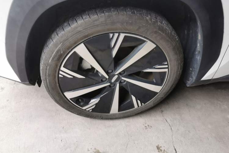 Used Geely Auto FX11 2023 1.5TD Leishen Hi·F Super Rui Left Front Wheel Hub