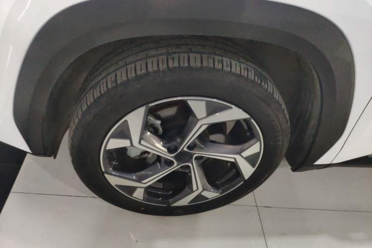 Used Geely Auto FX11 2023 1.5TD DCT Prestige Edition Left Front Wheel Hub