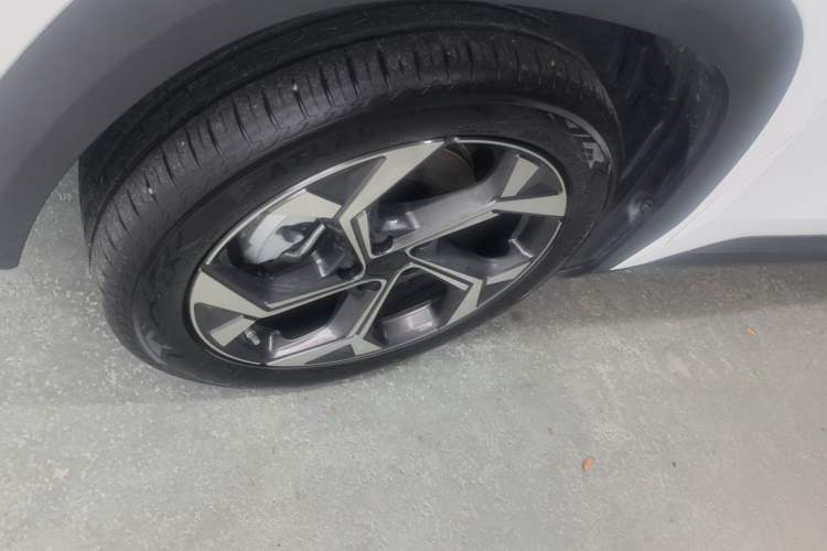Used Geely Auto FX11 2023 1.5TD DCT Prestige Edition Left Front Wheel Hub