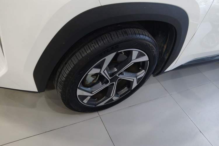 Used Geely Auto FX11 2023 1.5TD DCT Prestige Edition Left Front Wheel Hub