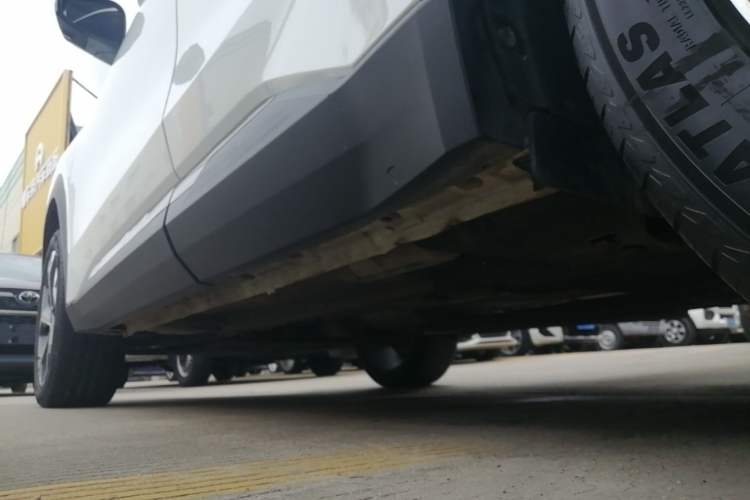 Used Geely Auto FX11 2023 1.5TD DCT Glory Edition Left Side Sill