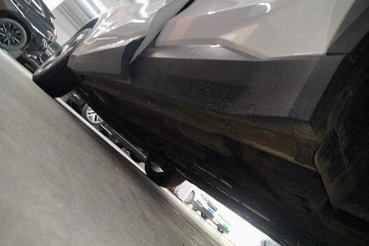 Used Geely Auto FX11 2023 1.5TD DCT Prestige Edition Left Side Sill