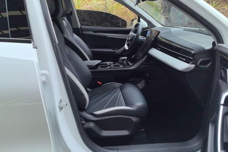 Used Geely Auto FX11 2023 1.5TD DCT Glory Edition Right Front Seat