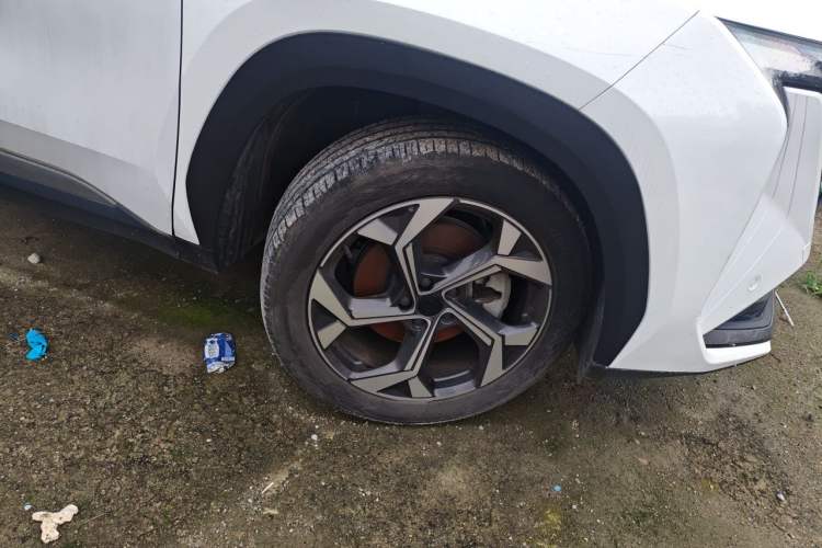 Used Geely Auto FX11 2023 1.5TD DCT Prestige Edition Right Front Wheel Hub