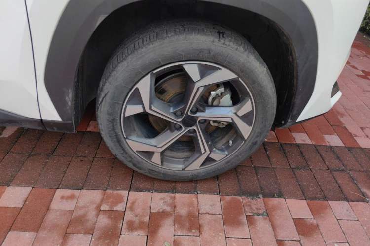 Used Geely Auto FX11 2023 1.5TD DCT Prestige Edition Right Front Wheel Hub