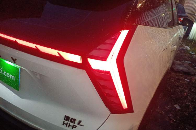 Used Geely Auto FX11 2023 1.5TD Leishen Hi·F Super Rui Right Rear Taillight