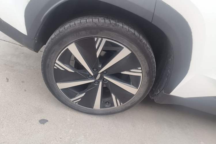 Used Geely Auto FX11 2023 1.5TD DCT Prestige Edition Right Rear Wheel Hub