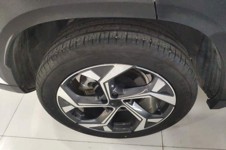 Used Geely Auto FX11 2023 1.5TD DCT Prestige Edition Right Rear Wheel Hub