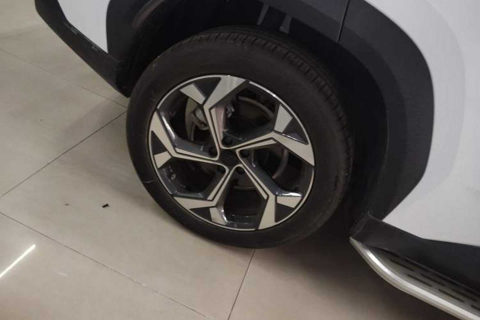 Used Geely Auto FX11 2023 1.5TD DCT Prestige Edition Right Rear Wheel Hub