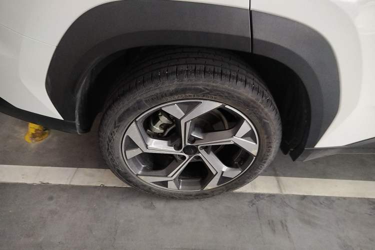 Used Geely Auto FX11 2023 1.5TD DCT Prestige Edition Right Rear Wheel Hub