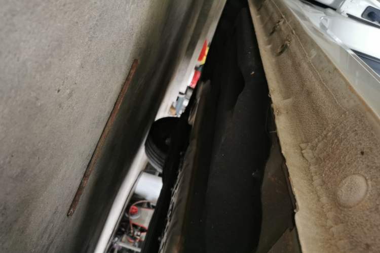 Used Geely Auto FX11 2023 1.5TD Leishen Hi·F Super Rui Right Side Sill