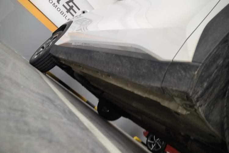 Used Geely Auto FX11 2023 1.5TD DCT Prestige Edition Right Side Sill