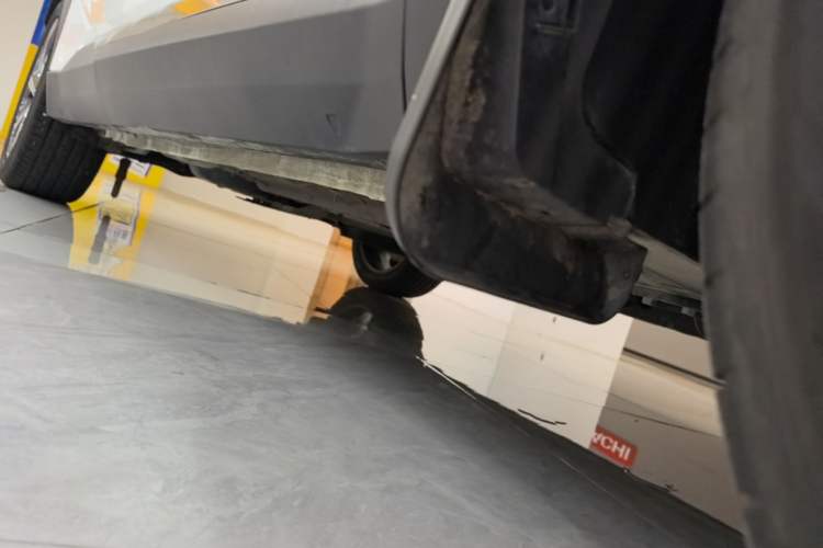 Used Geely Auto FX11 2023 1.5TD DCT Prestige Edition Right Side Sill