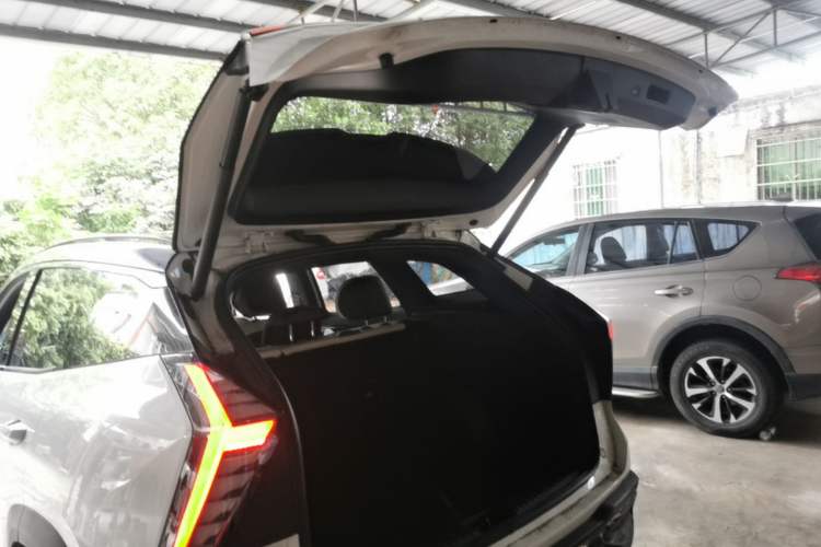 Used Geely Auto FX11 2023 1.5TD Leishen Hi·F Super Rui Trunk
