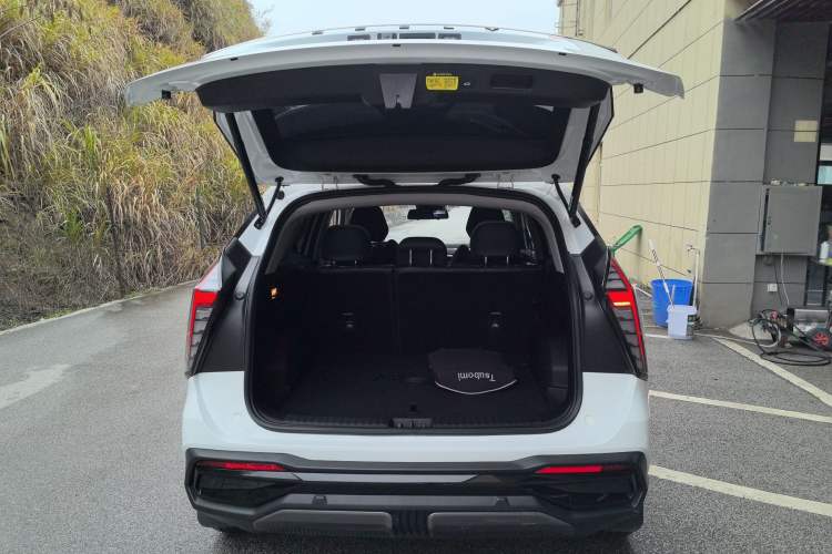 Used Geely Auto FX11 2023 1.5TD DCT Glory Edition Trunk