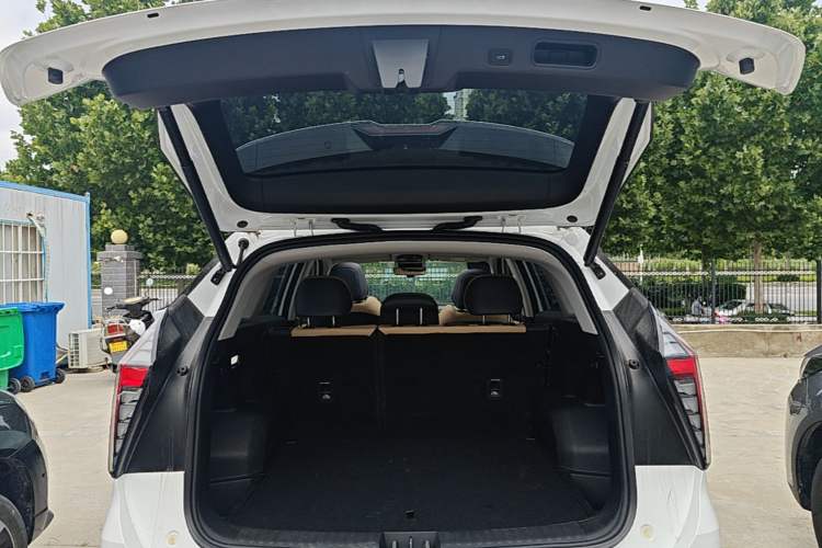 Used Geely Auto FX11 2023 1.5TD DCT Prestige Edition Trunk