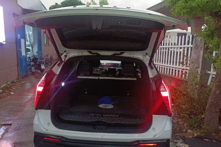Used Geely Auto FX11 2023 1.5TD Leishen Hi·F Super Rui Trunk