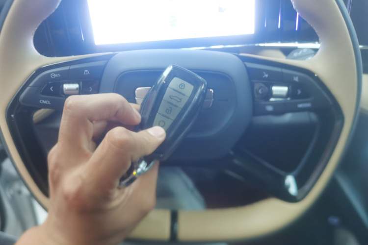 Used Geely Auto FX11 2023 1.5TD DCT Prestige Edition Vehicle Key