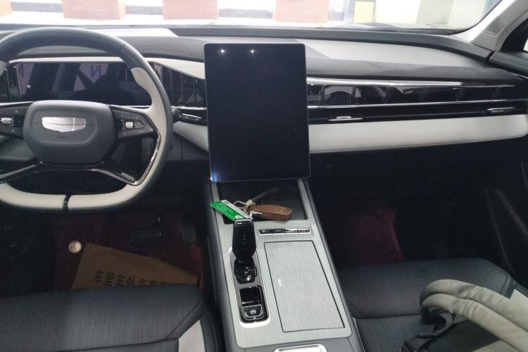 Used Geely Auto FX11 2024 1.5TD DCT Prestige Edition Audio And AC Panel