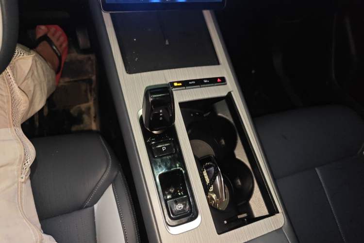 Used Geely Auto FX11 2024 1.5TD DCT Prestige Edition Gear Lever